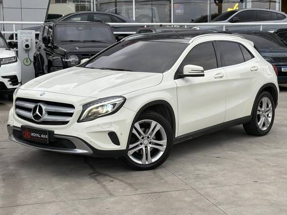 MERCEDES-BENZ GLA 200 1.6 CGI VISION 16V TURBO FLEX 4P AUTOMÁTICO
